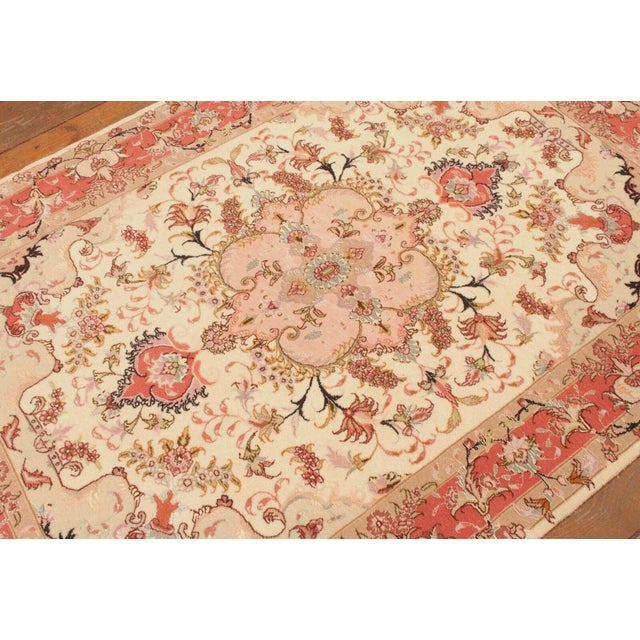 Beige Middle Eastern Rug in Wool For Sale - Image 8 of 10