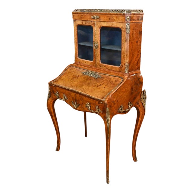 French Bonheur De Jour Desk in Walnut, 1840s For Sale