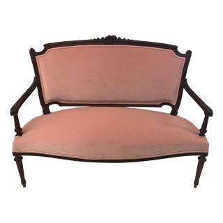French Belle Époque Louis XVI Style Settee in Rose Pink Velvet, 1880s For Sale