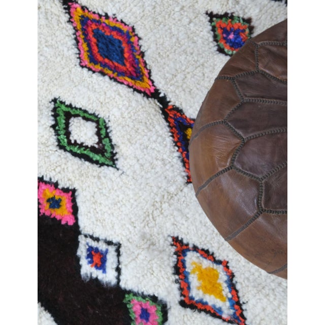 White Vintage Azilal Wool Rug - 8 X 4.5 Ft For Sale - Image 8 of 8