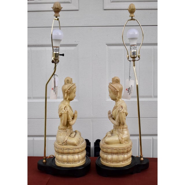 Vintage HMH Pair of Table Lamps Guanyin Asian Faux Ivory For Sale In Philadelphia - Image 6 of 16