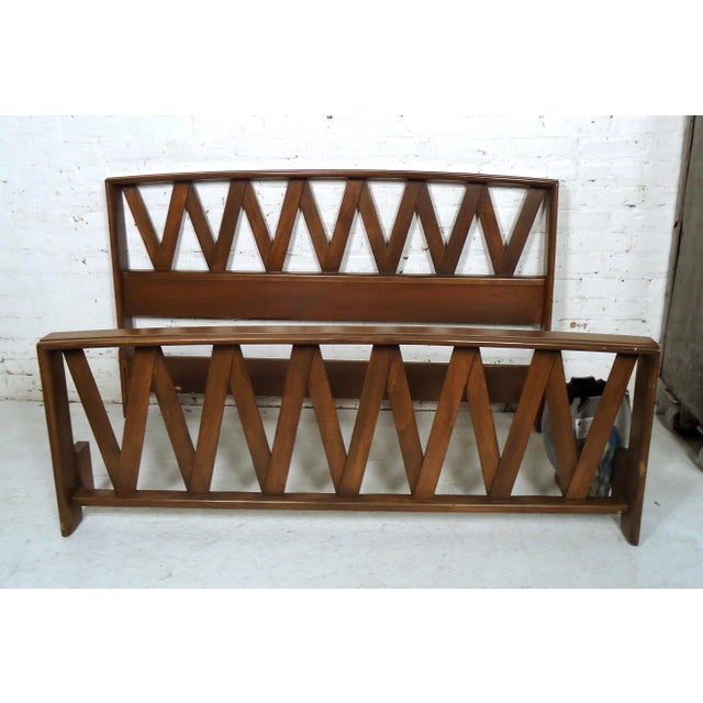 Mid-Century Modern Mid-Century Modern Bed Attributed to Paul Frankl For Sale - Image 3 of 10