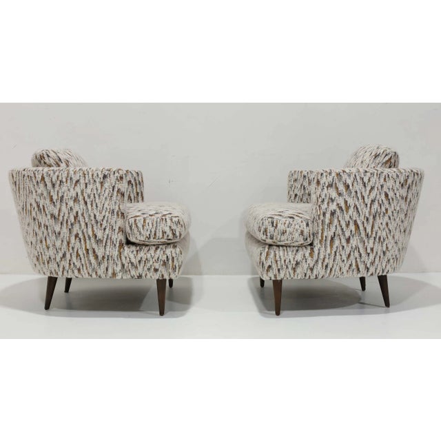 Dunbar Furniture Mid-20th Century Lounge Chairs Attributed to Edward Wormley for Dunbar in Holland & Sherry Fabric, Set of 2 For Sale - Image 4 of 8