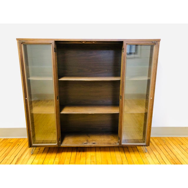 Mid-Century Modern Mid Century Modern Broyhill Brasilia Display Case Shelving Unit on Custome Hairpin Legs For Sale - Image 3 of 8