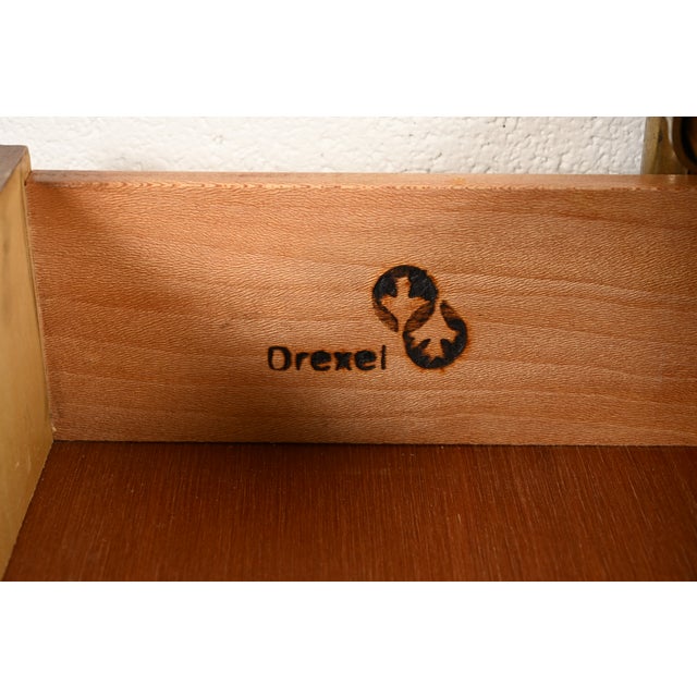 Wood Drexel Heritage Mid-Century Modern Hollywood Regency Campaign Walnut Nightstand, 1970s For Sale - Image 7 of 17