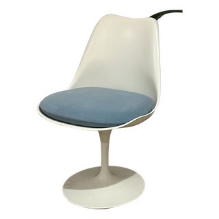 1950s Authentic Tulip Chair by Eero Saarinen for Knoll For Sale