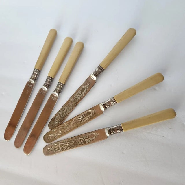 Metal Early 20th Century English Sheffield Epns A1 Silverplate 6 Butter Knives For Sale - Image 7 of 12
