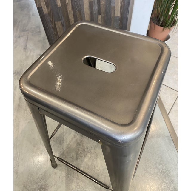 Mid-Century Modern H75 Industrial Stackable Bar Stool in Varnished Metal by Xavier Pauchard for Tolix, 1950s For Sale - Image 3 of 18