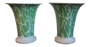 Early 19th Century English Davenport Porcelain Faux Marbleized Green Vases - A Pair