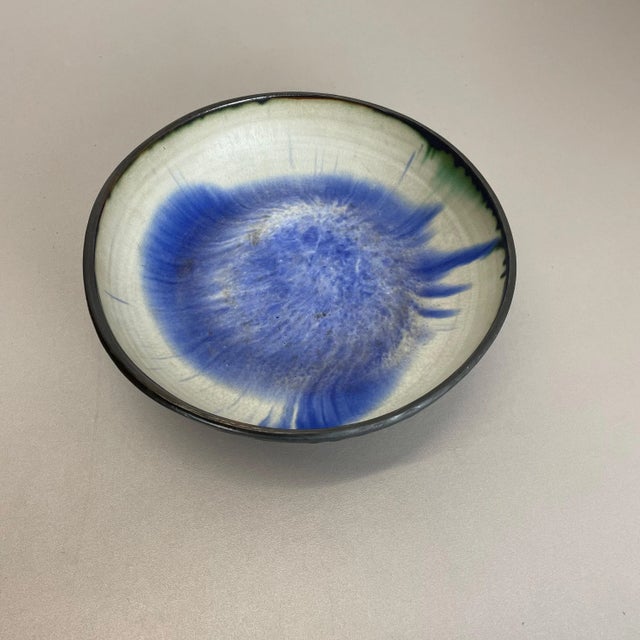 1960s Ceramic Studio Pottery Shell Element Bowl from Gerhard Liebenthron, Germany, 1962 For Sale - Image 5 of 17