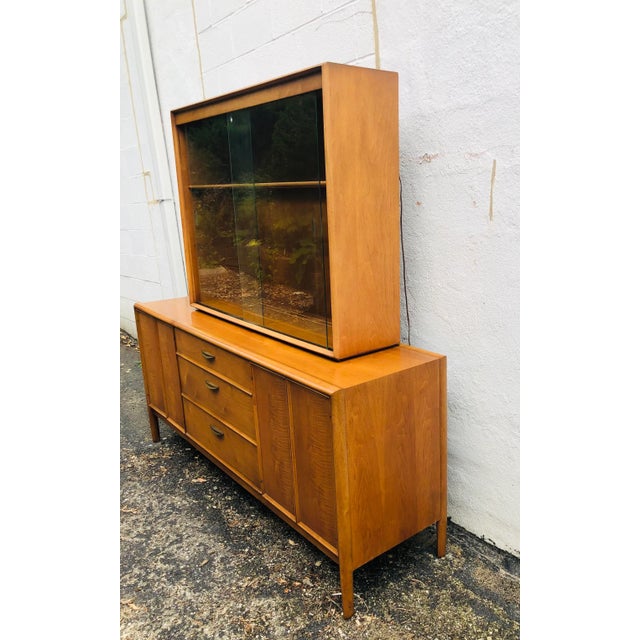 Drexel Vintage Drexel Parallel Collection Two Piece Display Hutch For Sale - Image 4 of 9