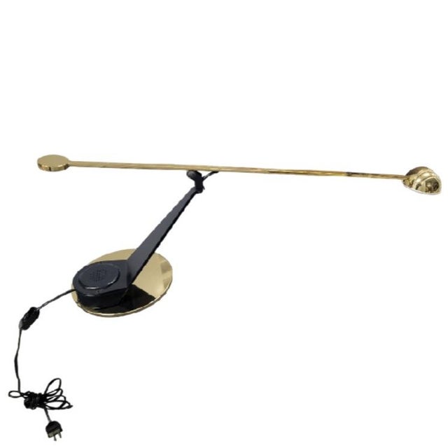 Mid-Century Modern 1980's Fase Vintage Cantilever Brass Black Modern Counterweight Long Arm Table Lamps- A Pair For Sale - Image 3 of 15