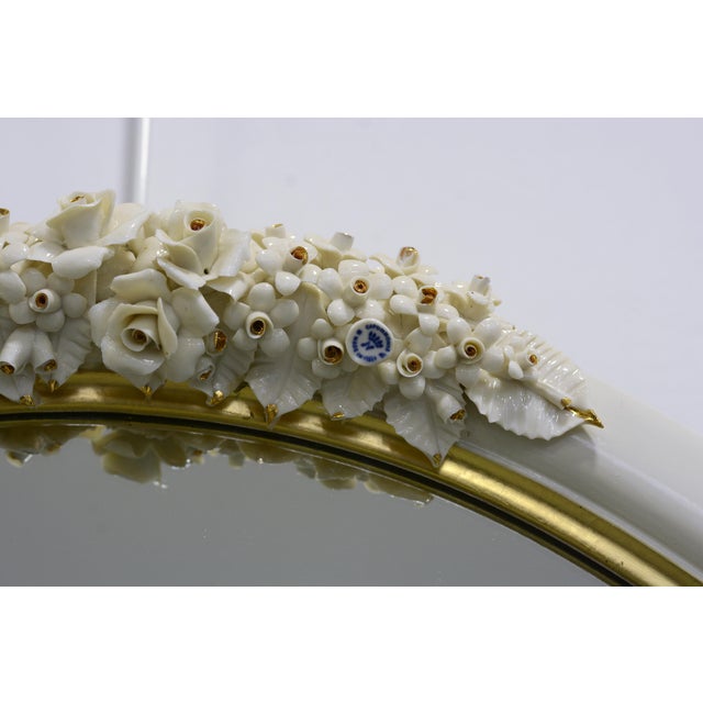 Wood Italian Capodimonte Floral Mirror with White Porcelain Roses and Gilt Wood Frame from Giulio Tucci, 1970s For Sale - Image 7 of 10