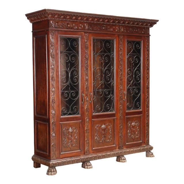Antique Neo-Renaissance Style Bookcase in Walnut, 1900s For Sale