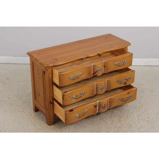 1990s Ethan Allen Legacy Knotty Pine Dresser Chest For Sale - Image 5 of 16