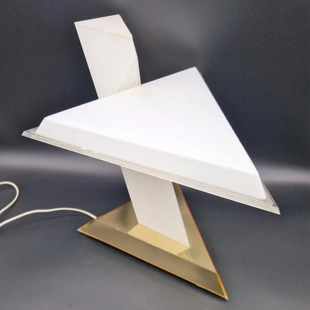 Plastic Italian Table Lamp in Opal Acrylic Glass by Nina Ricci, 1970s For Sale - Image 7 of 8