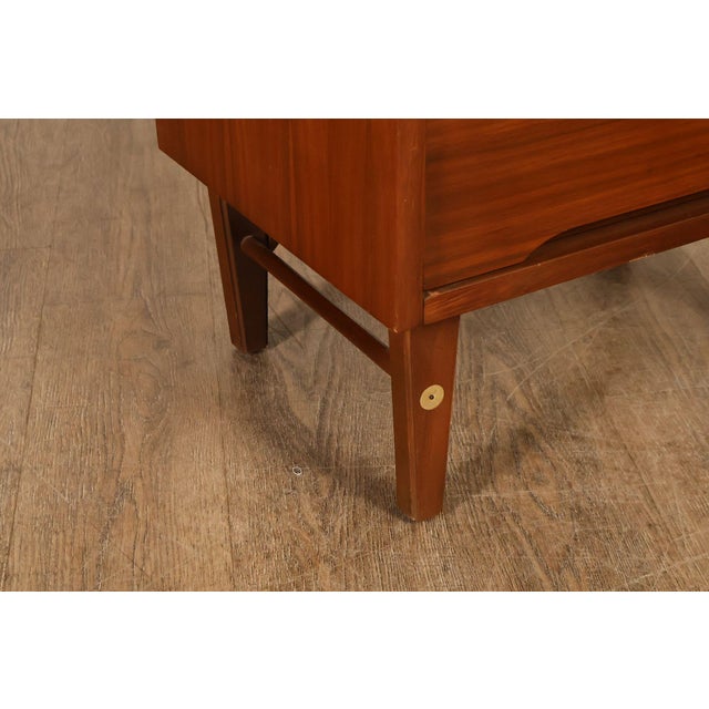 Stanley Furniture Mid Century Modern Pair of Walnut Nightstands For Sale - Image 11 of 18