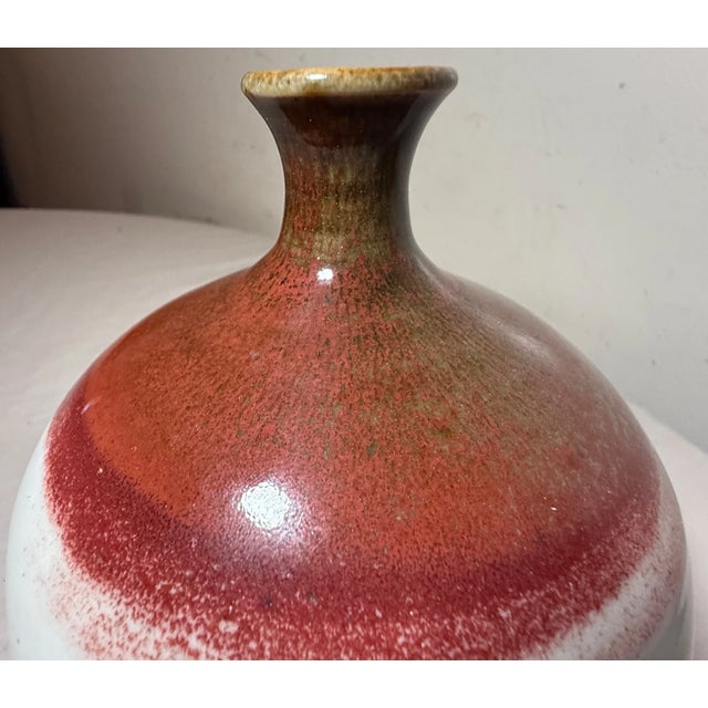 Vintage 1970's Deborah Slahta Studio Handmade Ox Blood Red White Pottery Vase For Sale - Image 4 of 10