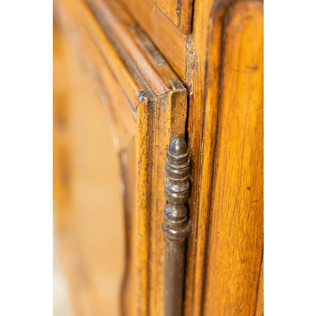 Late 18th Century French Louis XV Period 1770s Walnut Buffet with Drawers, Carved Doors and Skirt For Sale - Image 5 of 18