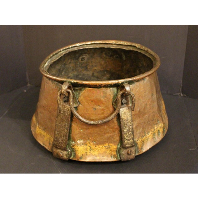Circa 1900 English Arts & Crafts Copper & Iron Cauldron For Sale In Raleigh - Image 6 of 6