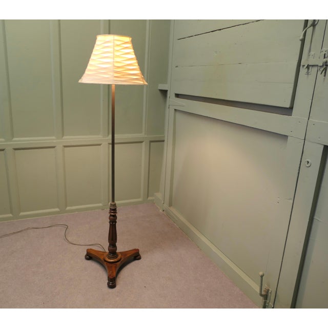 Edwardian Brass and Mahogany Floor Standing Reading Lamp, 1900 For Sale - Image 3 of 6