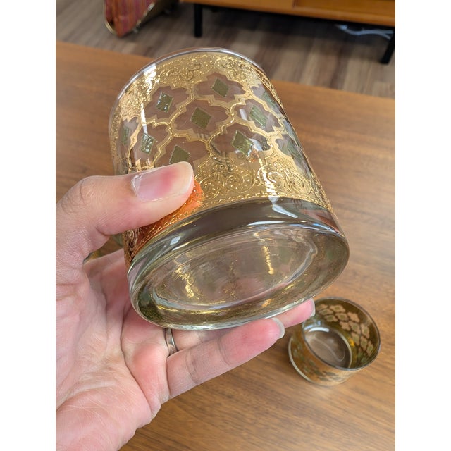 This listing is for a set of 6 mid century Culver 22-karat gold "Valencia" pattern old fashioned glasses. The goldleaf...
