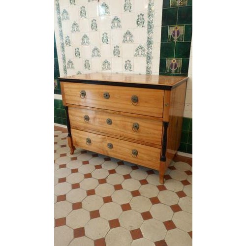 Classic Biedermeier cherry wood chest of drawers with columns, hand-polished around 1840 Very elaborately crafted...