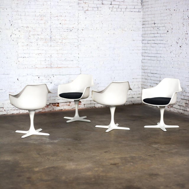 Metal Mid-20th Century Mid Century Modern Burke Tulip Swivel No 116 Armchairs White Shell Black Cushions Set of 4 For Sale - Image 7 of 18