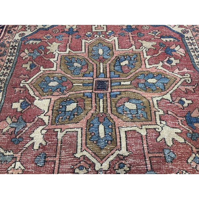 Late 19th Century Fine Antique Persian Serapi Wool Rug 4’9” X 5’9” For Sale - Image 5 of 5