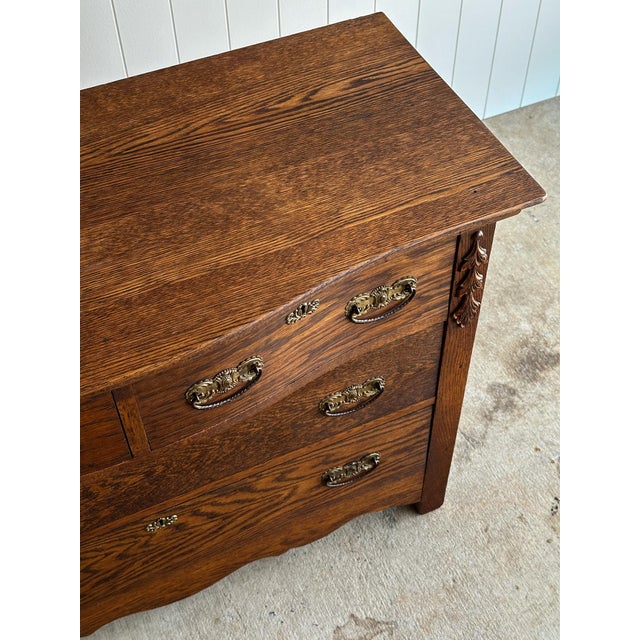 Antique Quarter-Sawn Oak Chest of Drawers With Serpentine Front For Sale - Image 11 of 18
