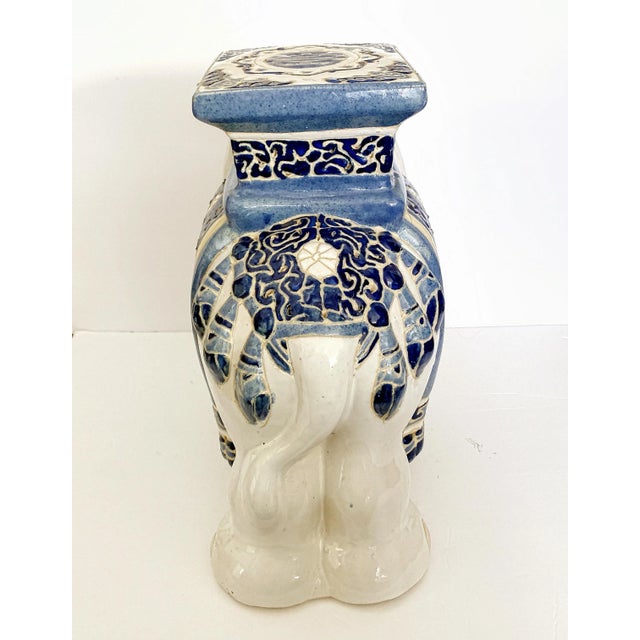 Off-white Vintage Elephant Garden Stool Blue & White Ceramic / Side Table / Plant Stand, Chinoiserie Style For Sale - Image 8 of 10