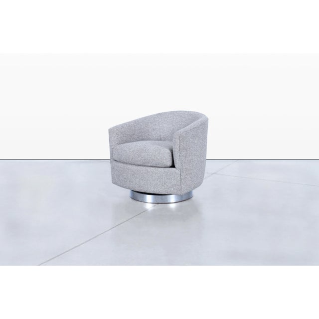 Light Gray Mid-Century Modern Chrome Swivel Lounge Chairs by Milo Baughman for Thayer Coggin For Sale - Image 8 of 12