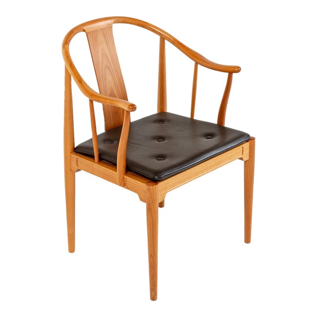 1990s Wegner "China Chair" for Fritz Hansen in Cherry and Leather For Sale