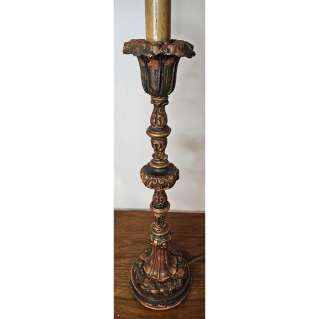 Pair of Vintage Italian Baroque Painted and Gilt Carved Wooden Candlestick Style Table Lamps For Sale - Image 4 of 8