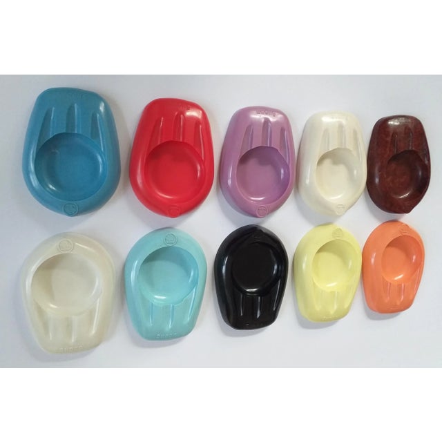 Unique Colored Bakelite Ashtrays from Škoda Car Manufacturer, 1959, Set of 10 For Sale - Image 3 of 9