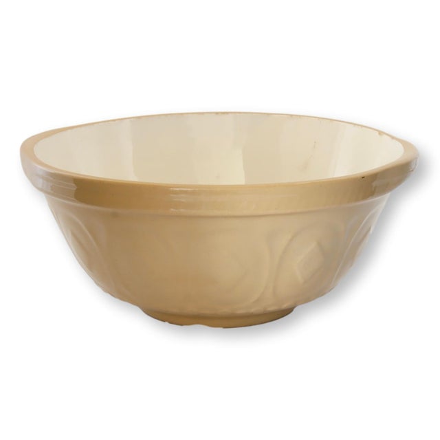 English Cloverleaf Self-Tilting Mixing Bowl For Sale - Image 4 of 4