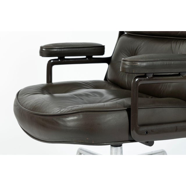 Eames Time Life Executive Lobby Chair for Herman Miller, Gray Leather Office Desk Chair, 1988 For Sale - Image 15 of 18