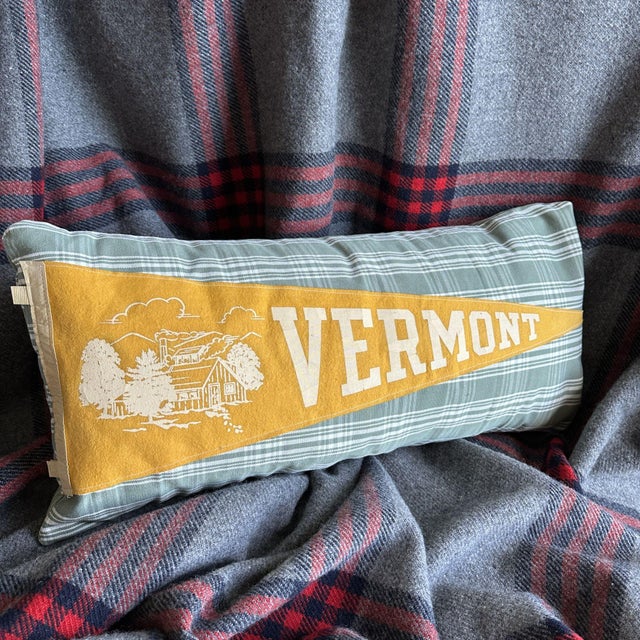 American Vermont Large Vintage Pennant on New Woven Throw Pillow For Sale - Image 3 of 4