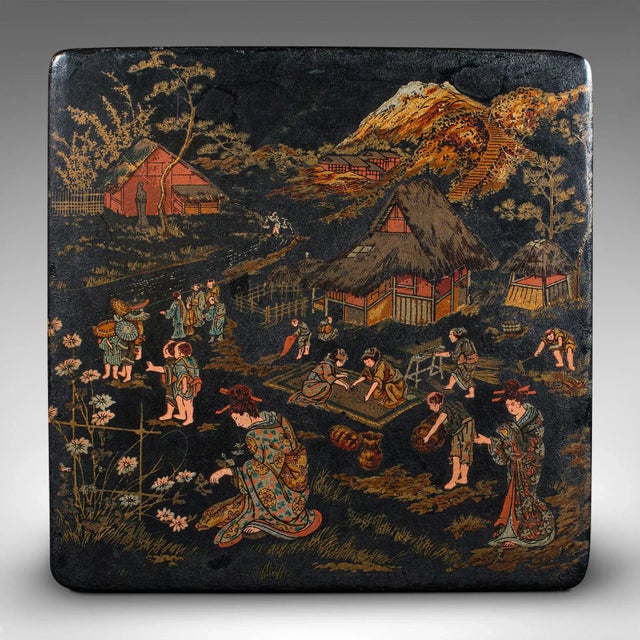 Japanese 1900's Antique Japanese Lacquered Presentation Box For Sale - Image 3 of 12