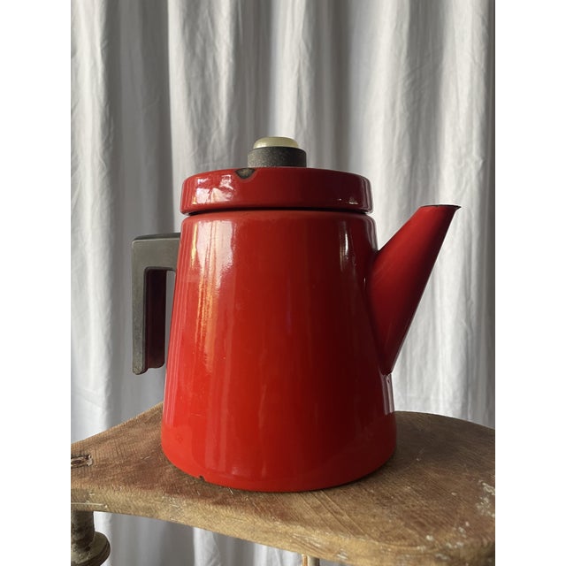 Enameled Cast Iron Coffee Pot attributed to Antti Nurmesniemi for Finel, 1950s For Sale - Image 9 of 10
