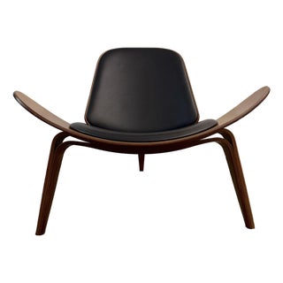 Hans Wegner Mid-Century Modern Shell Chair for Carl Hansen & Son, Denmark For Sale