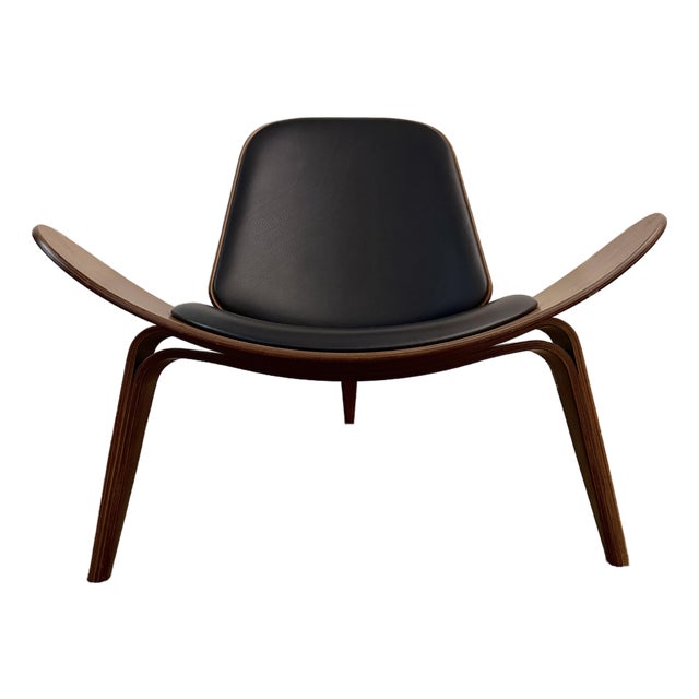 Hans Wegner Mid-Century Modern Shell Chair for Carl Hansen & Son, Denmark For Sale