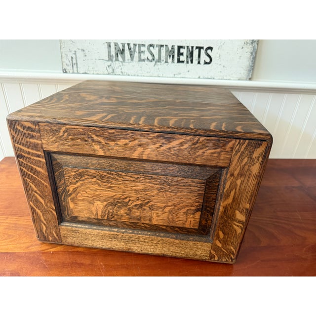 Antique Library Bureau Quarter-Sawn Oak 4-Drawer Card Catalog File Cabinet – Original Brass Hardware For Sale - Image 10 of 17
