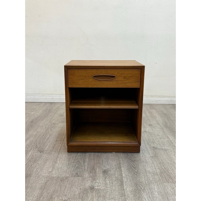 Brown Pair of Mid Century Modern Nightstands For Sale - Image 8 of 11