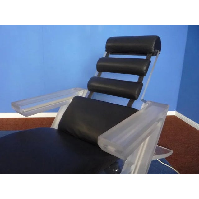 Italian Space Age Acrylic Glass Lounge Chair, 1960s For Sale - Image 11 of 18