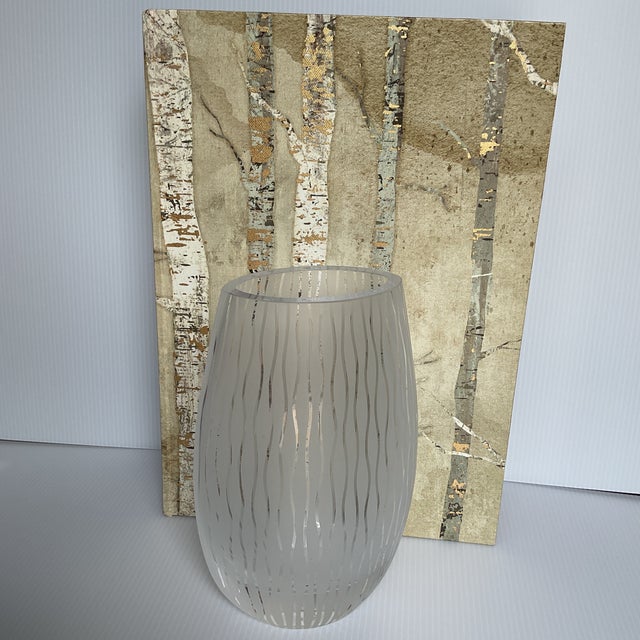 A beautiful,authentic mid sized studio art glass vase designed by renowned glass artist Penelope Wurr. Standing 8” tall...