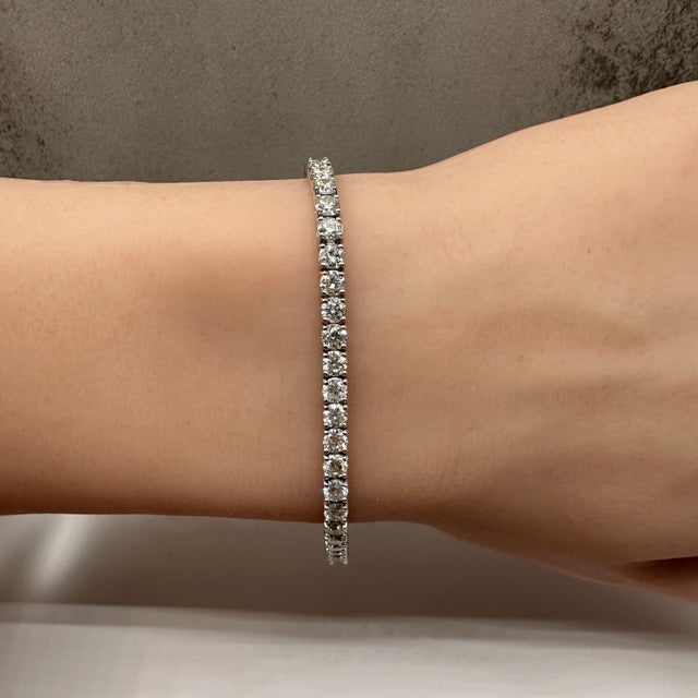Natural Diamond Tennis Bracelet in 14kt White Gold – 7ctw, 7in, New For Sale - Image 4 of 4