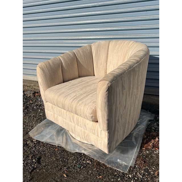 Vintage Milo Baughman Style Modern Swivel Chair With Floating Round Base Single chair comfortable in original upholstery...