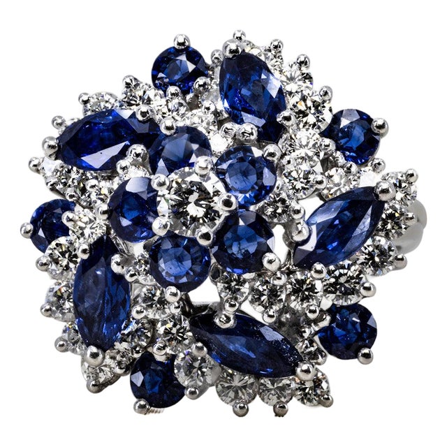 Late 20th Century Platinum Sapphire & Diamonds Cocktail Ring, Size 5 For Sale