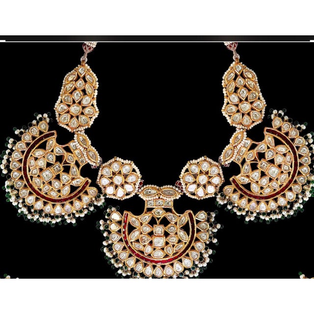 Modern Mughal Magnificent Traditional Kundan Polki Rose Cut Diamond 18 K Bridal Set For Sale - Image 3 of 8